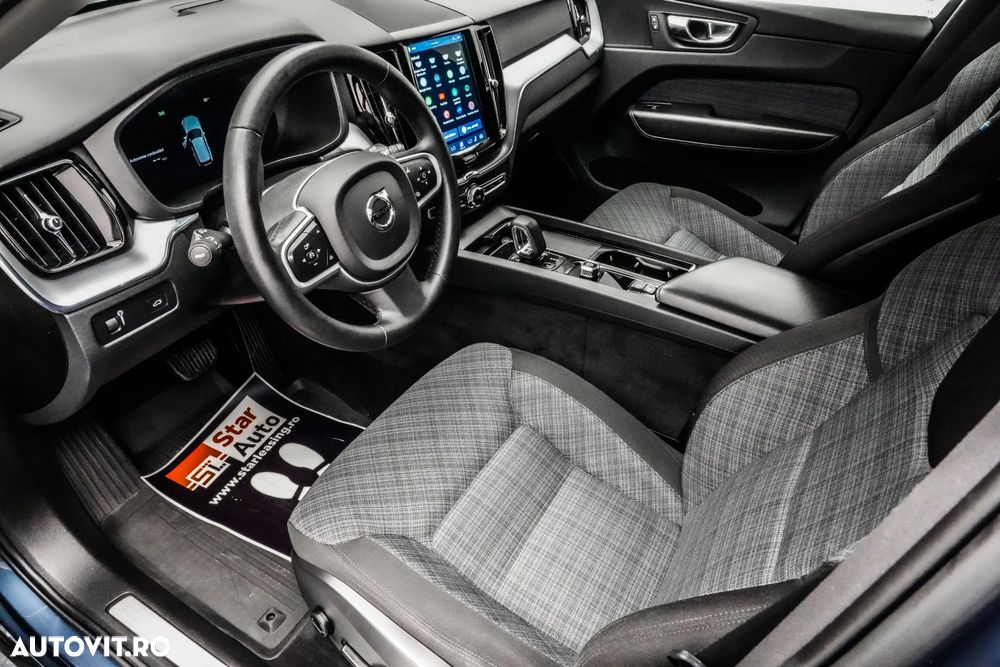 Volvo XC 60 B4 MHEV AWD Momentum Pro - 12