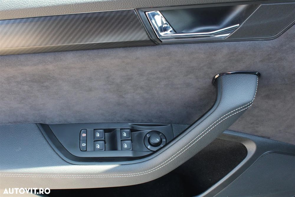 Skoda Superb Combi 2.0 TDI DSG SportLine - 9