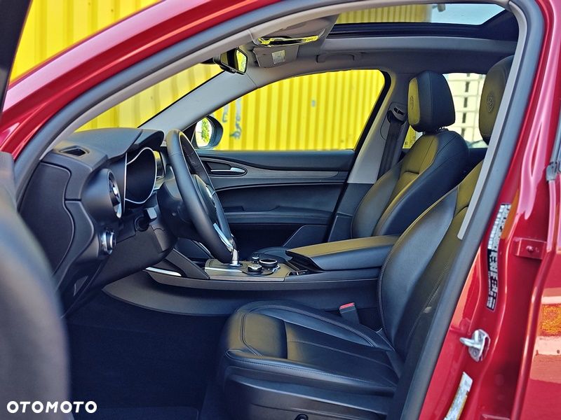 Alfa Romeo Stelvio 2.0 Turbo 16V AT8-Q4 Veloce Ti - 12
