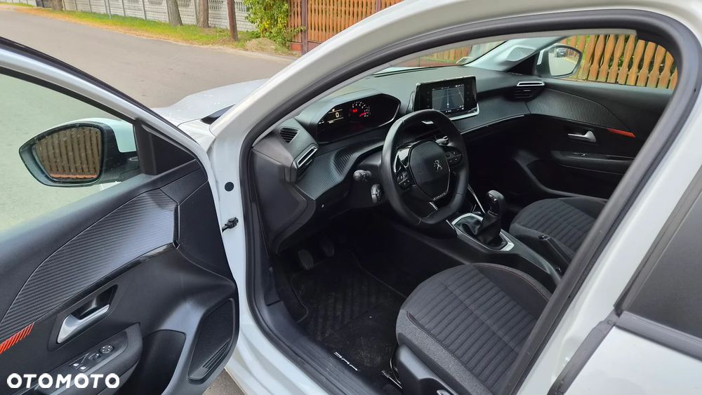 Peugeot 208 - 9