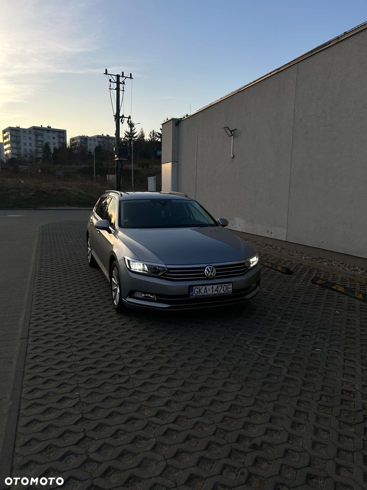 Volkswagen Passat 2.0 TDI SCR DSG Comfortline - 2