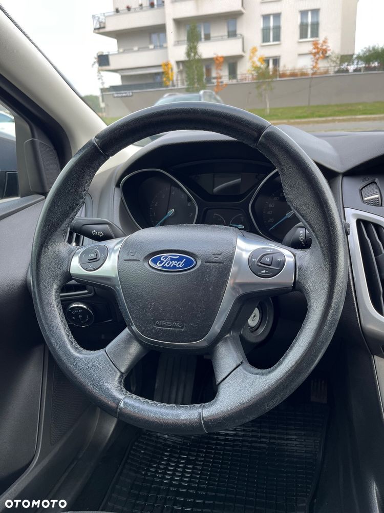 Ford Focus 1.6 Trend Sport - 29
