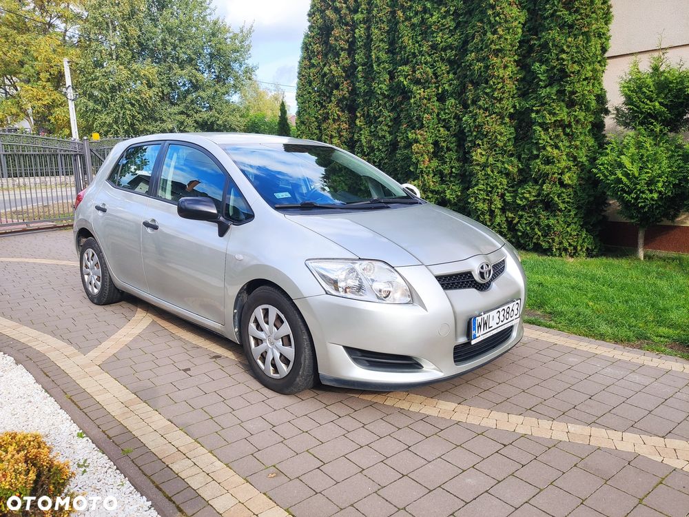 Toyota Auris 2008 photo 2