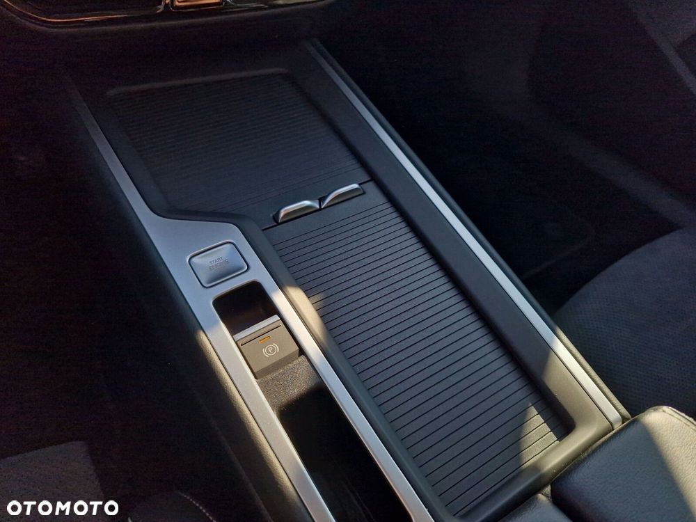 Volkswagen Passat - 19