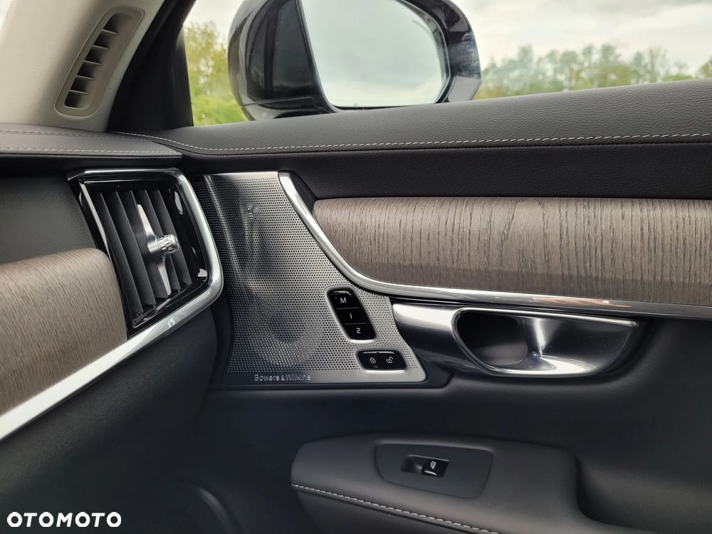 Volvo S90 T8 AWD Plug-In Hybrid Ultimate Dark - 29