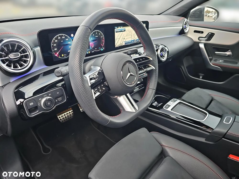 Mercedes-Benz CLA 200 7G-DCT AMG Line Advanced Plus - 14