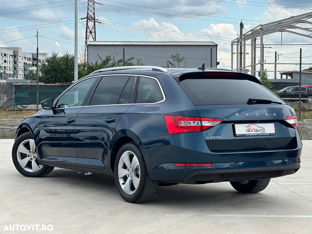 Skoda Superb 2.0 TDI DSG Ambition - 4