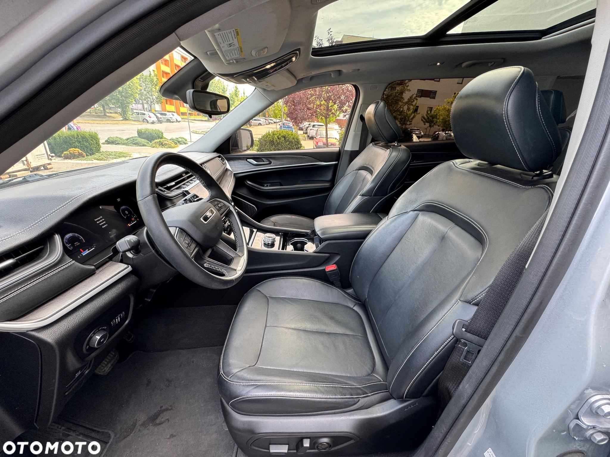 Jeep Grand Cherokee - 8