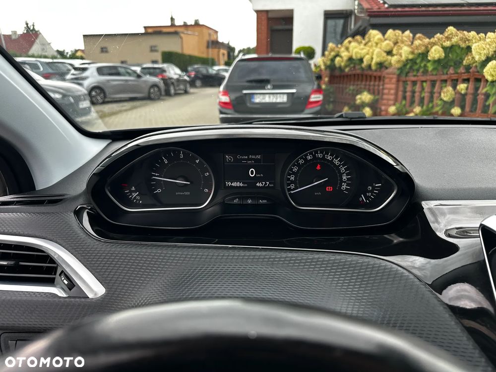 Peugeot 2008 - 10