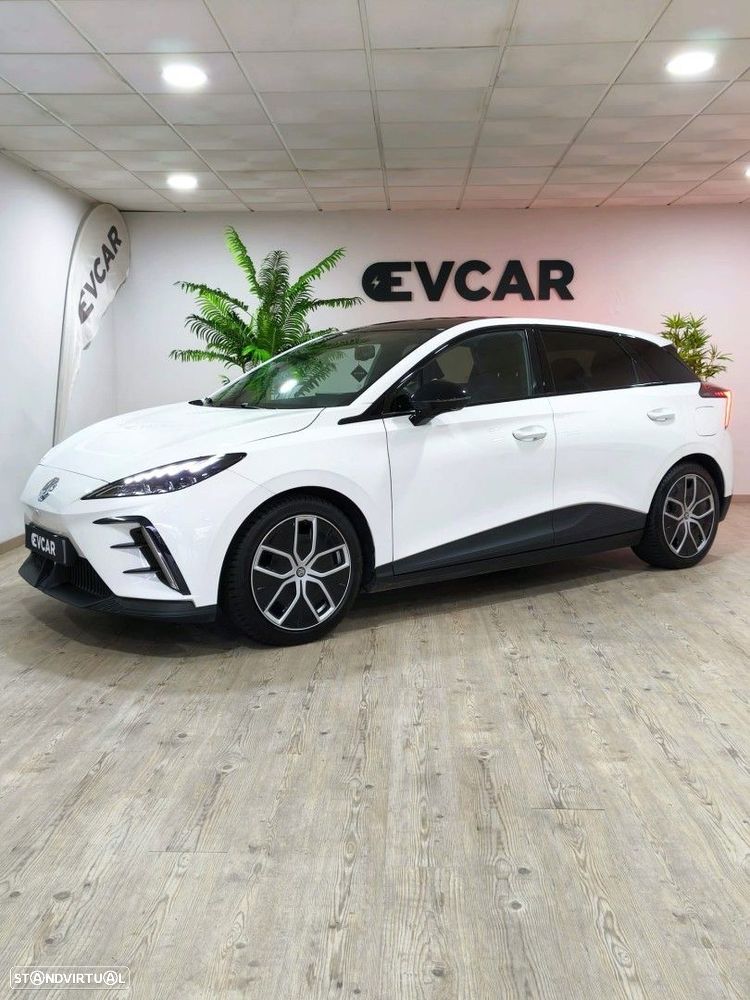 MG MG4 64 kWh Luxury - 47