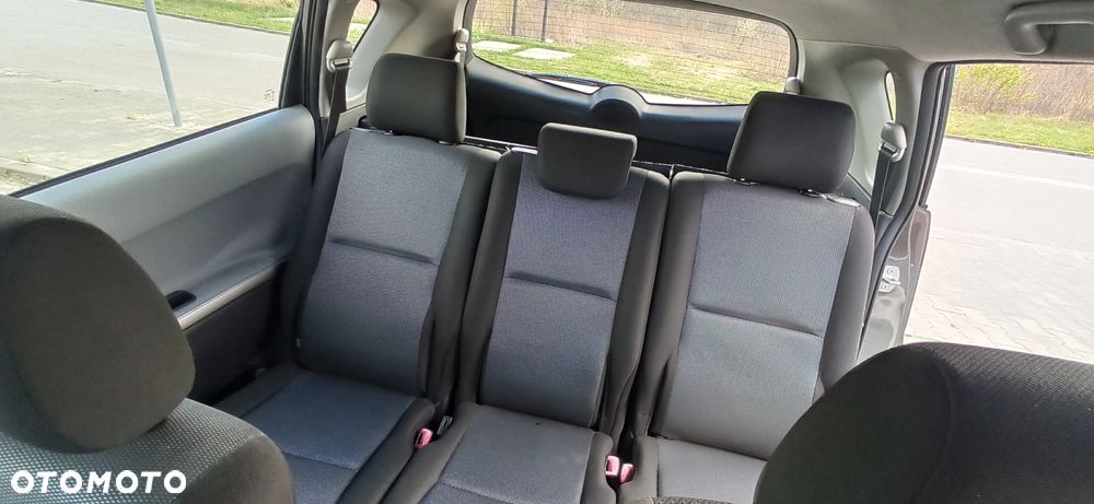 Toyota Corolla Verso 1.8 Terra 7os - 11