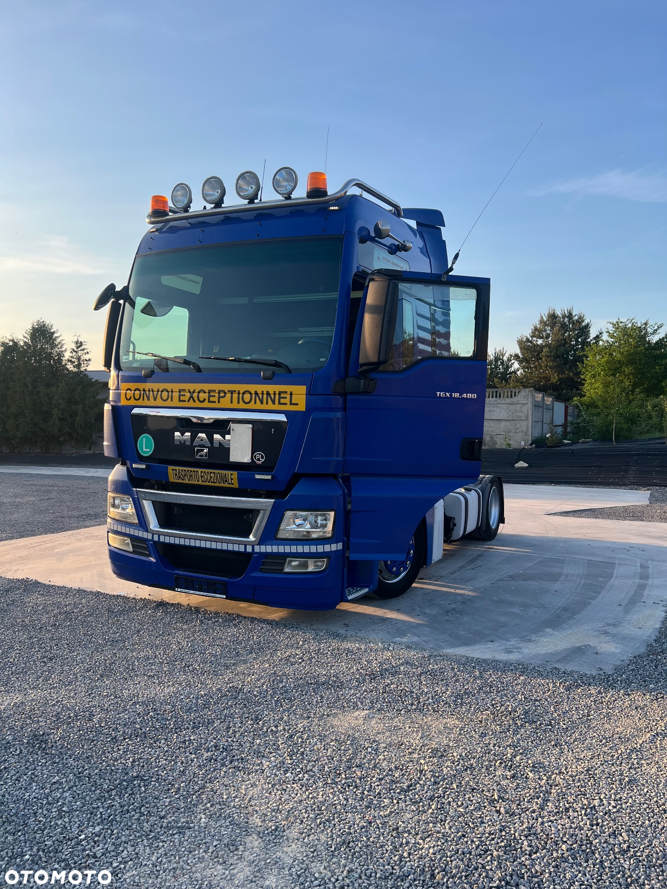 MAN TGX low deck - 6