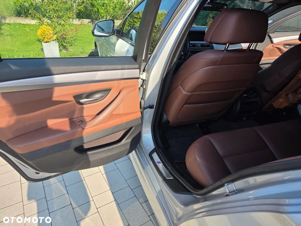 BMW Seria 5 520i Sport-Aut - 10