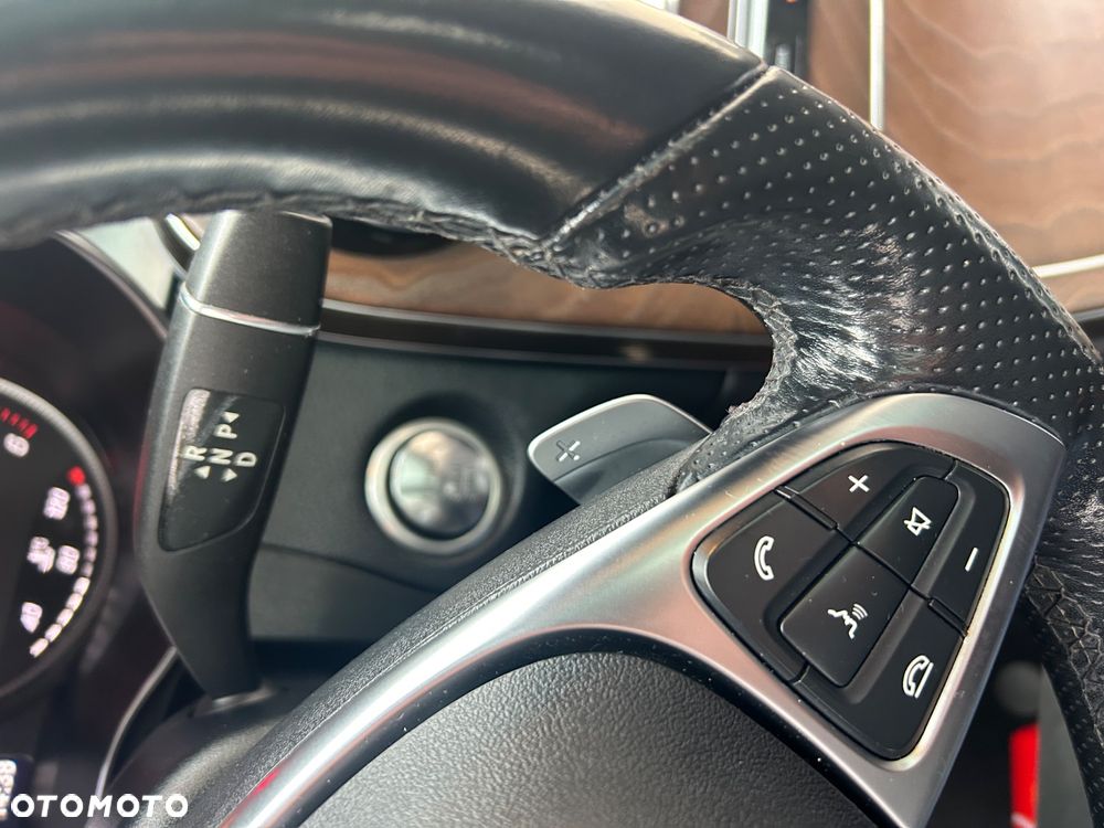 Mercedes-Benz GLC - 24