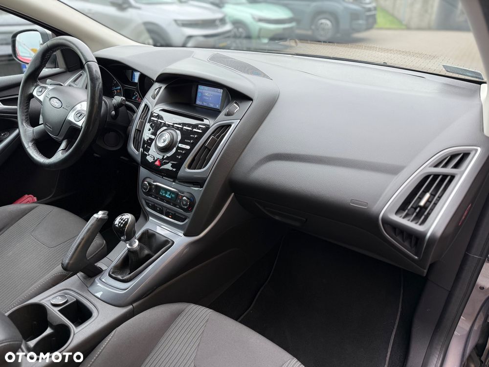 Ford Focus 1.6 EcoBoost Titanium - 27