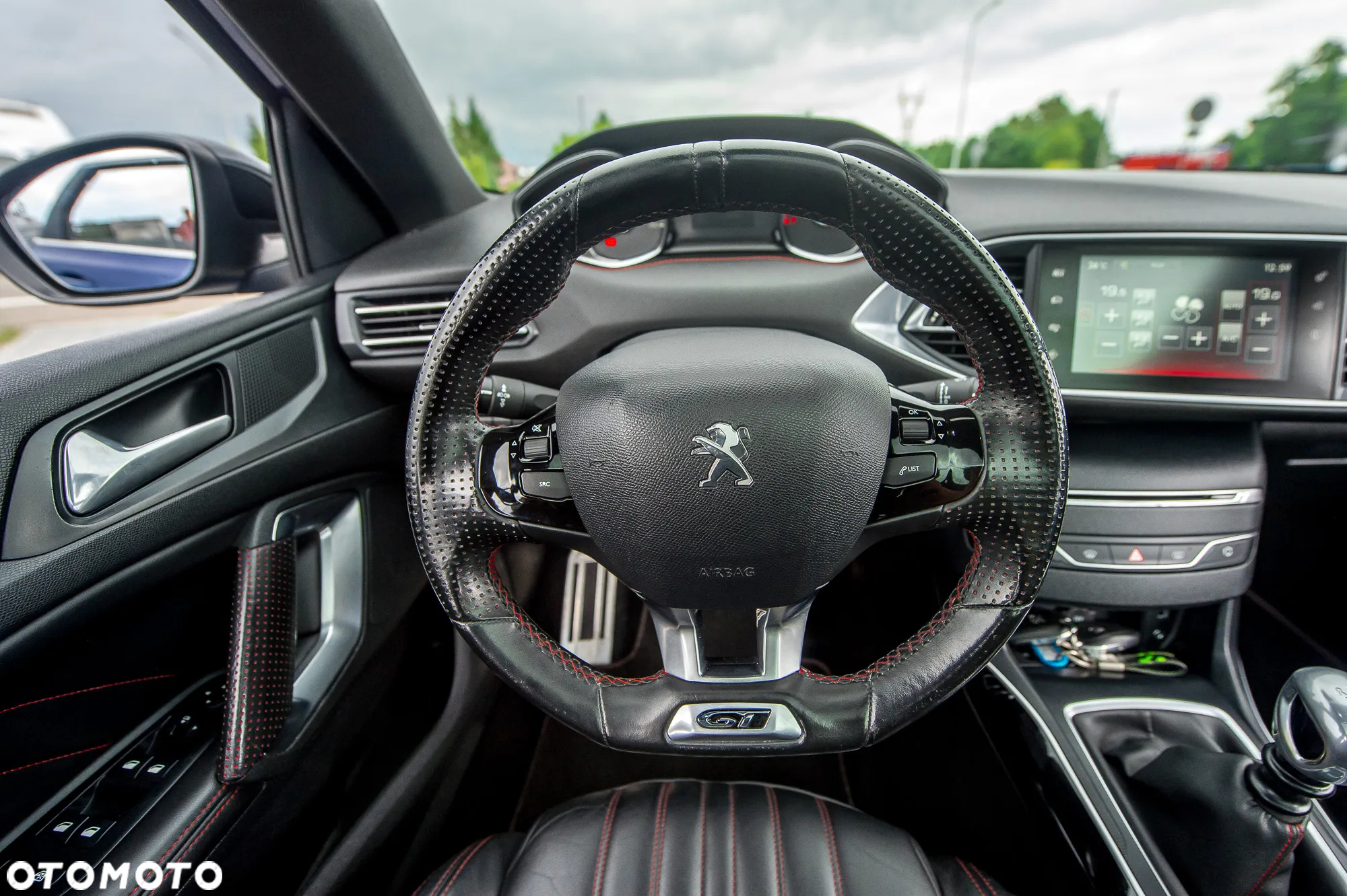 Peugeot 308 SW 1.6 e-THP GT S&S - 23