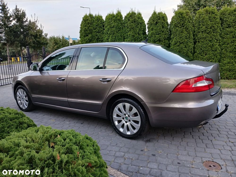Skoda Superb 2.0 TDI DSG Exclusive - 17