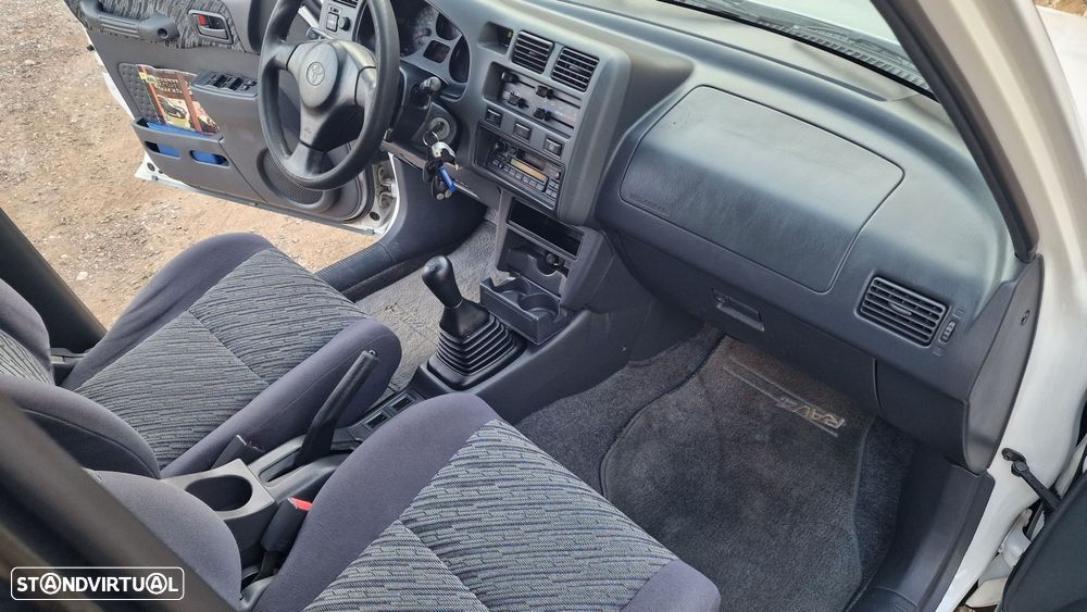 Toyota RAV4 - 22