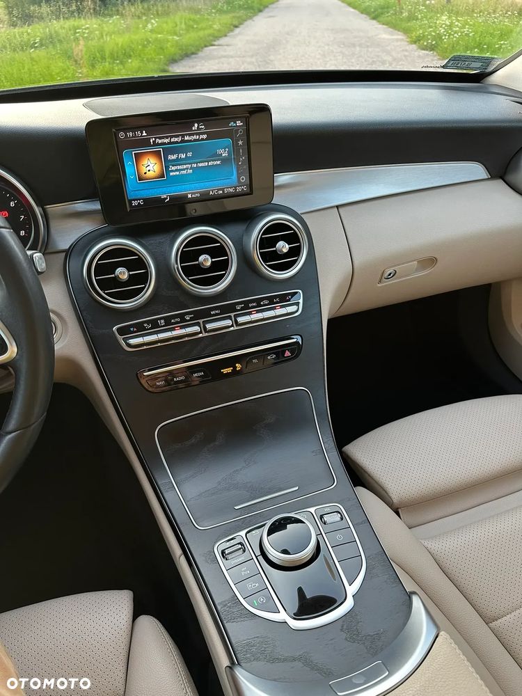 Mercedes-Benz Klasa C 200 4MATIC 9G-TRONIC - 33