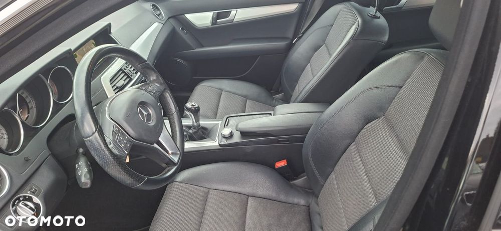 Mercedes-Benz Klasa C 200 CDI DPF (BlueEFFICIENCY) Avantgarde - 12