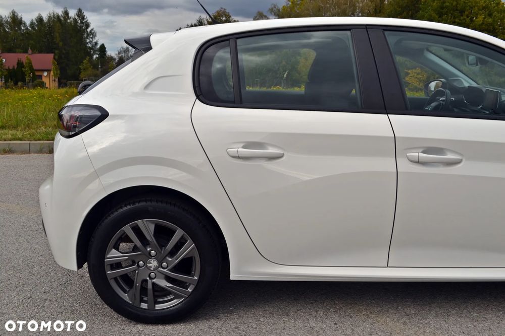 Peugeot 208 - 9