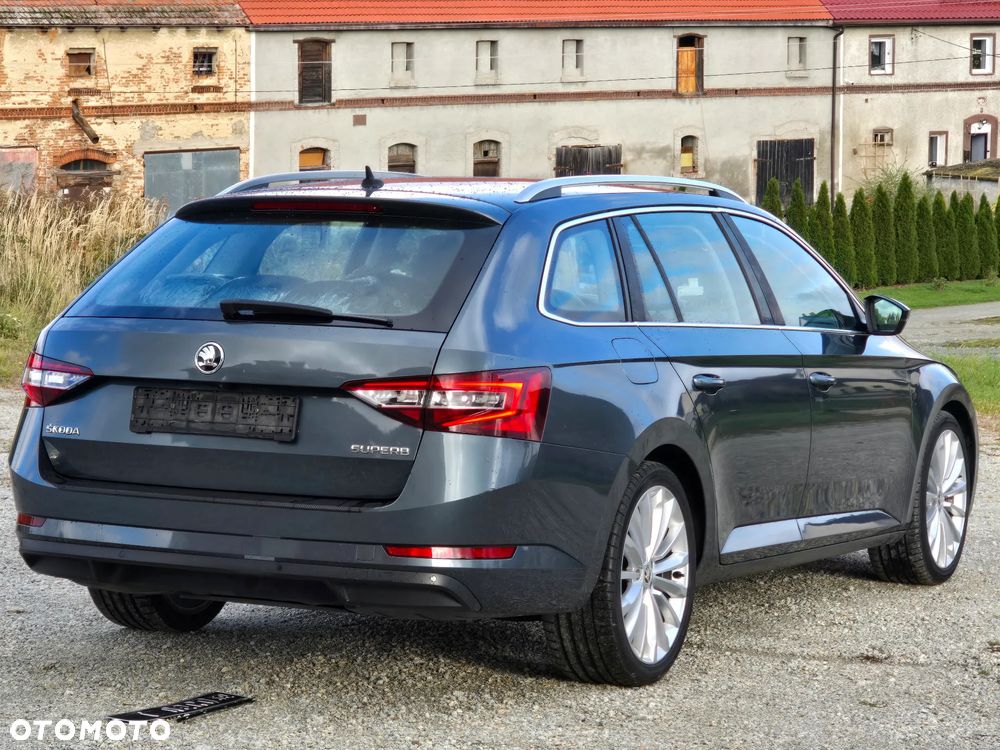 Skoda Superb 2.0 TDI DSG Premium Edition - 8