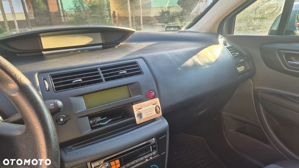 Citroën C4 1.4 16V X - 5