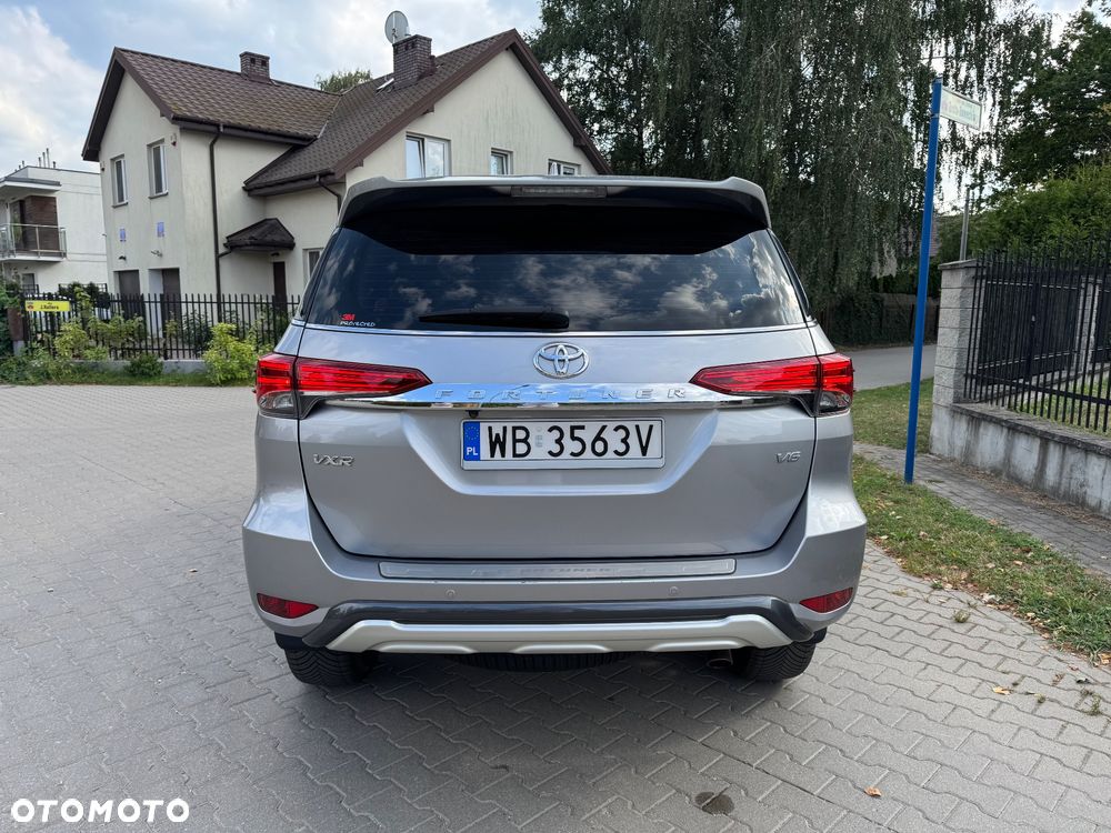 Toyota Fortuner - 6