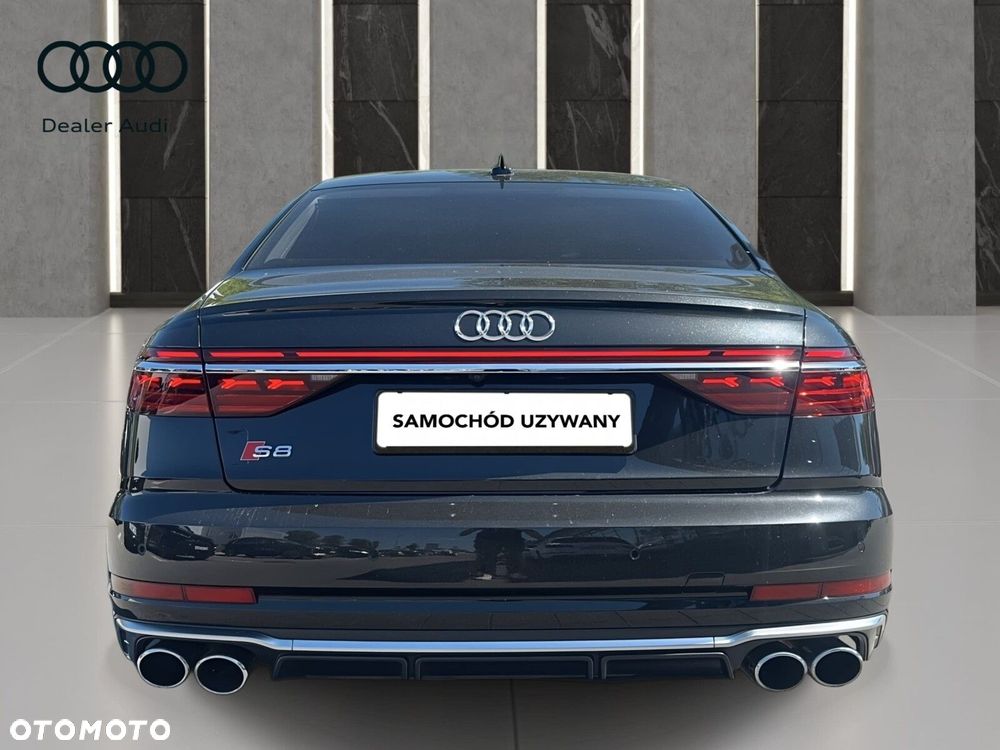Audi S8 - 6