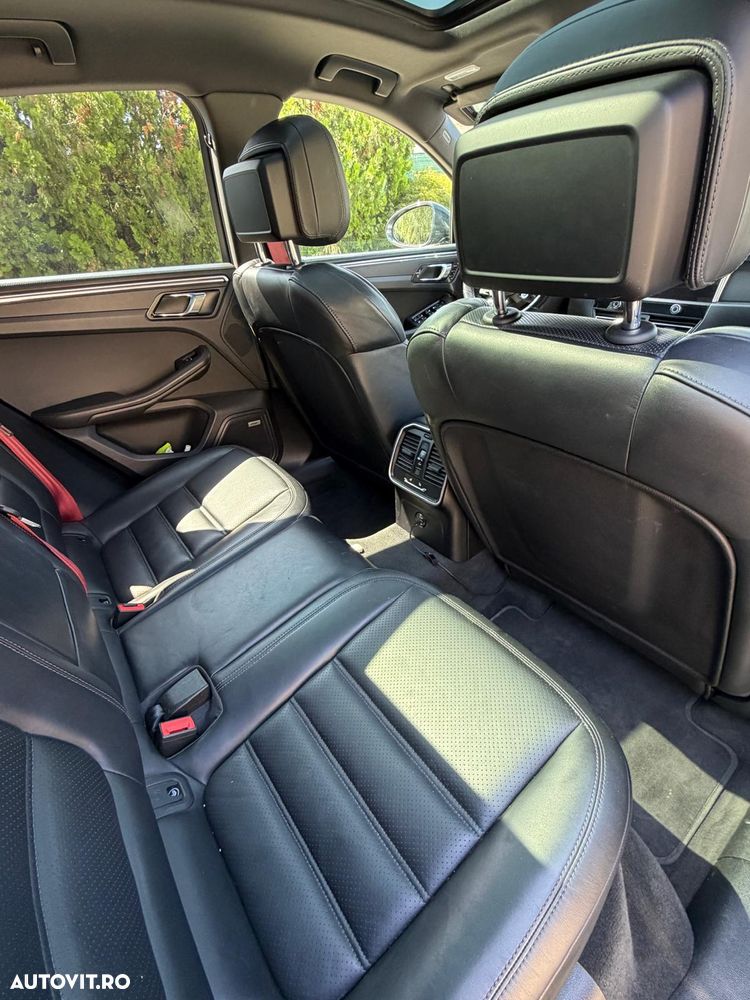 Porsche Macan - 8