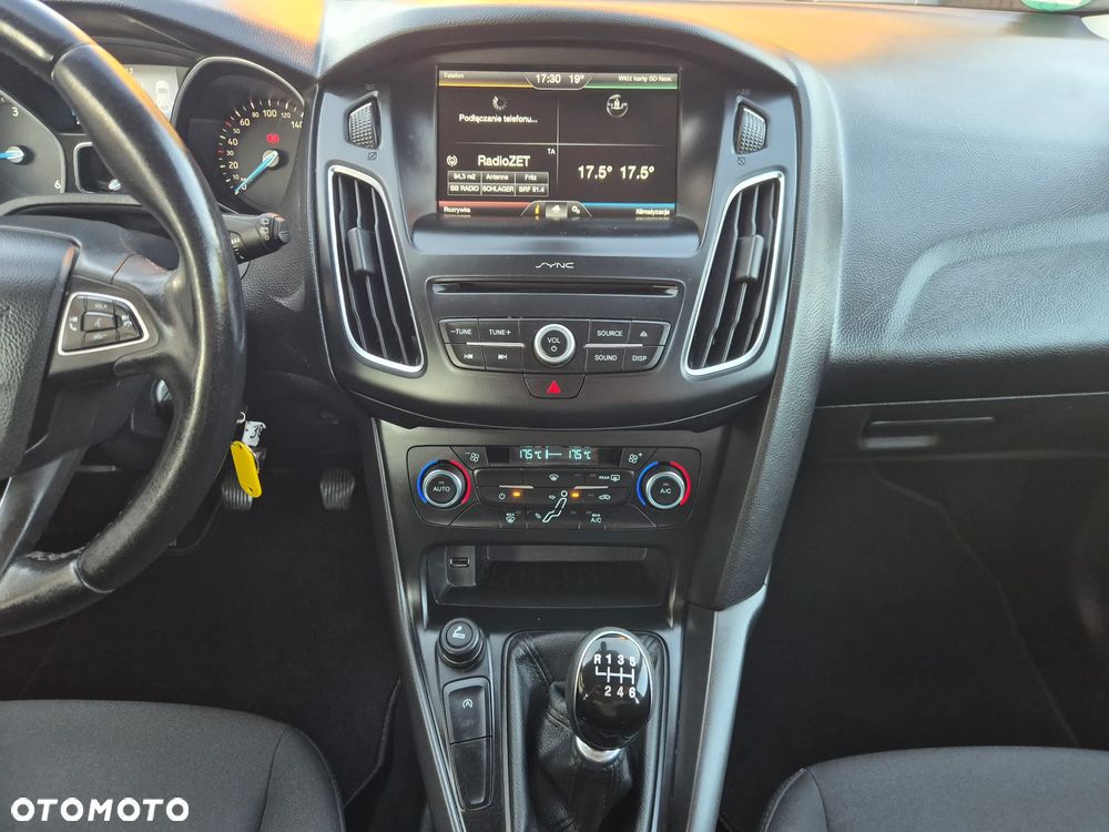 Ford Focus 1.5 TDCi SYNC Edition - 17