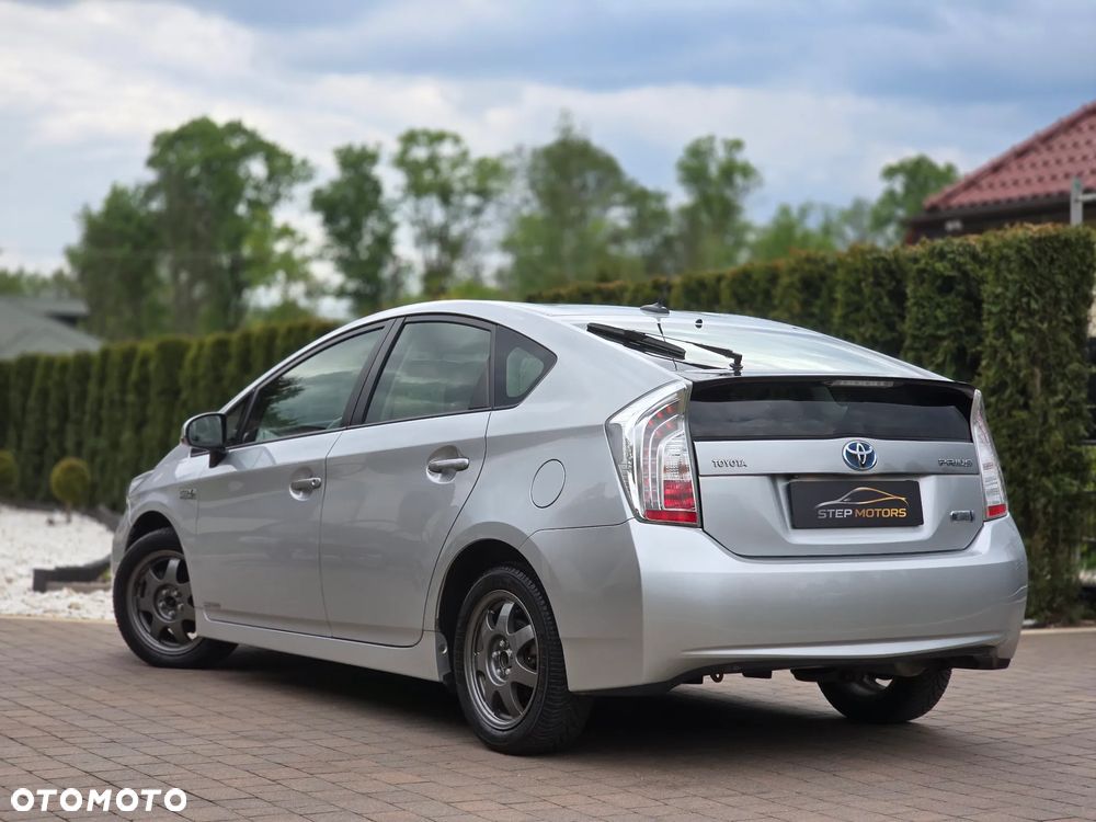 Toyota Prius 1.8 HSD Prestige - 3