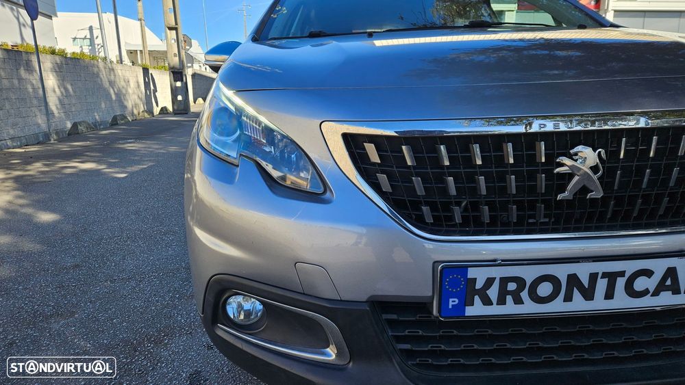 Peugeot 2008 1.2 PureTech Style - 6