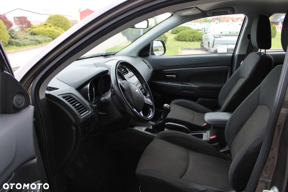 Mitsubishi ASX 1.6 Inform - 11