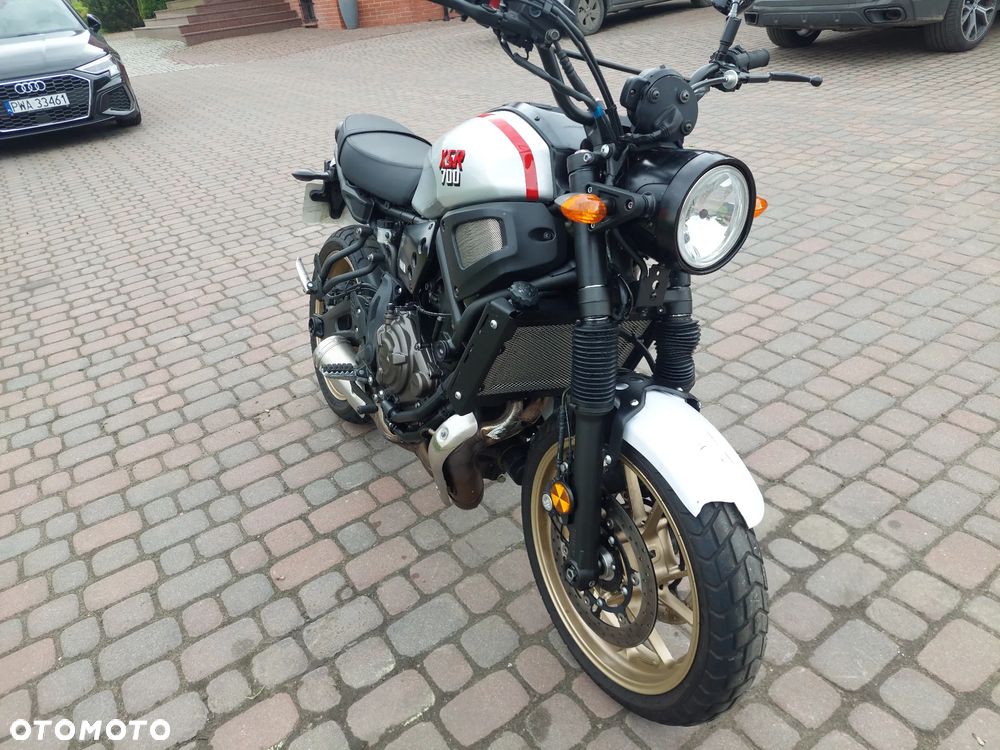 Yamaha XSR - 9