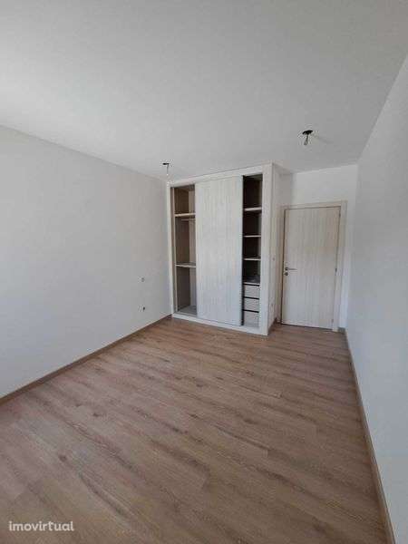 Apartamentos T3 novos com garagem individual em moradia de 2 pisos - Grande imagem: 5/12