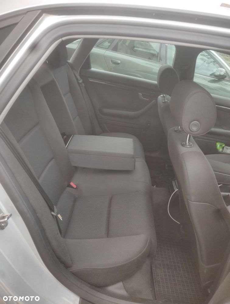Audi A4 Limousine - 6