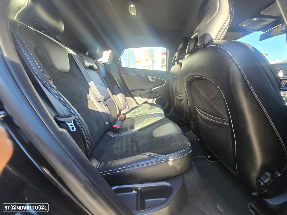 Volvo V40 D2 R Design - 13