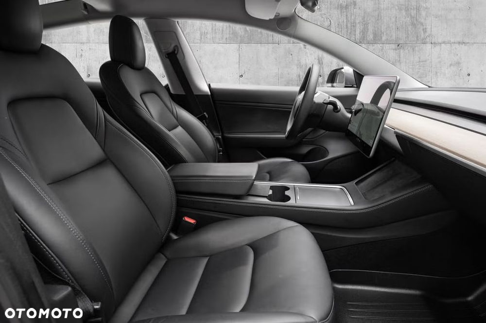 Tesla Model 3 Premium Langstreckenbatterie AWD Dual Motor - 24