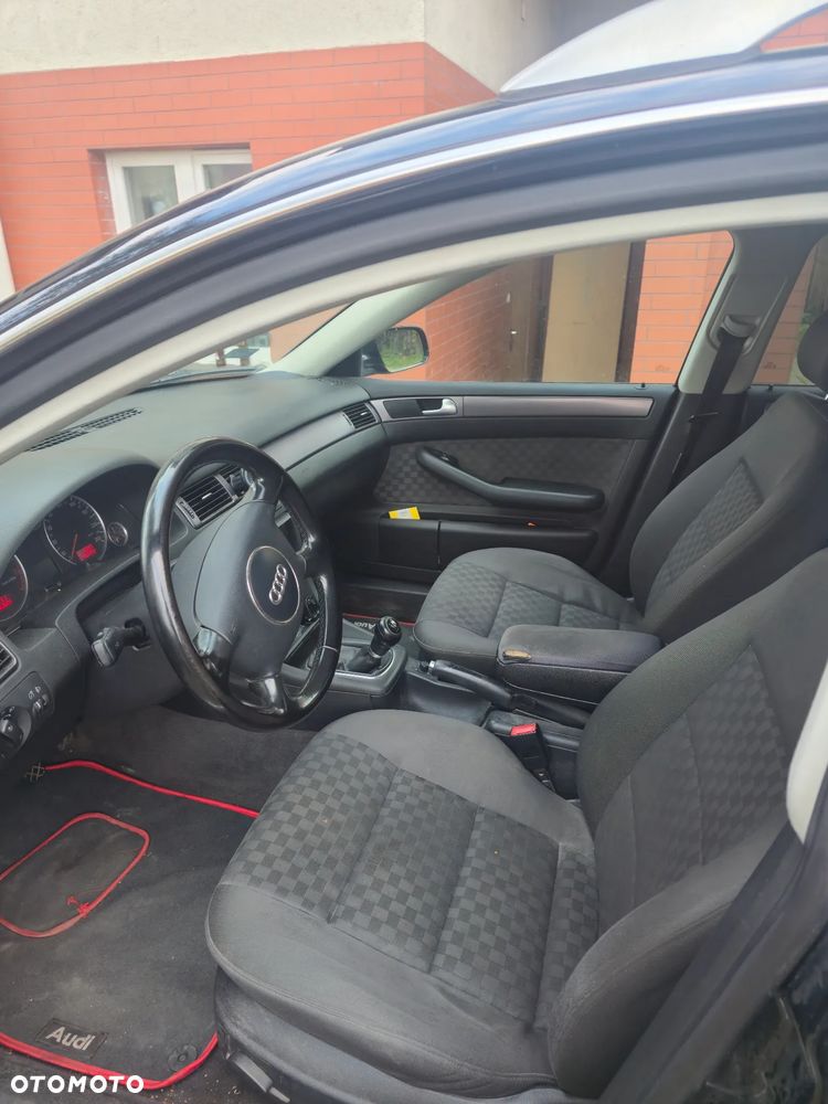 Audi A6 Avant 2004 photo 4