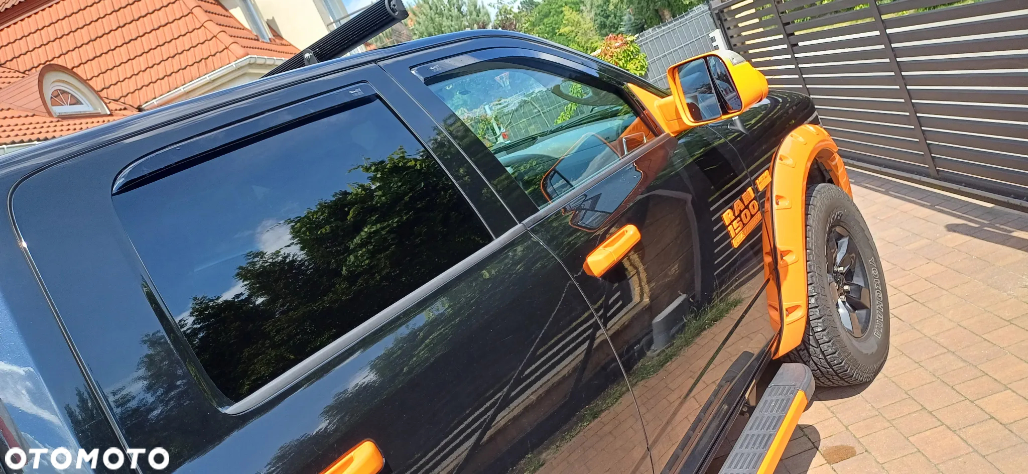 Dodge RAM 1500 5.7 4x4 - 16