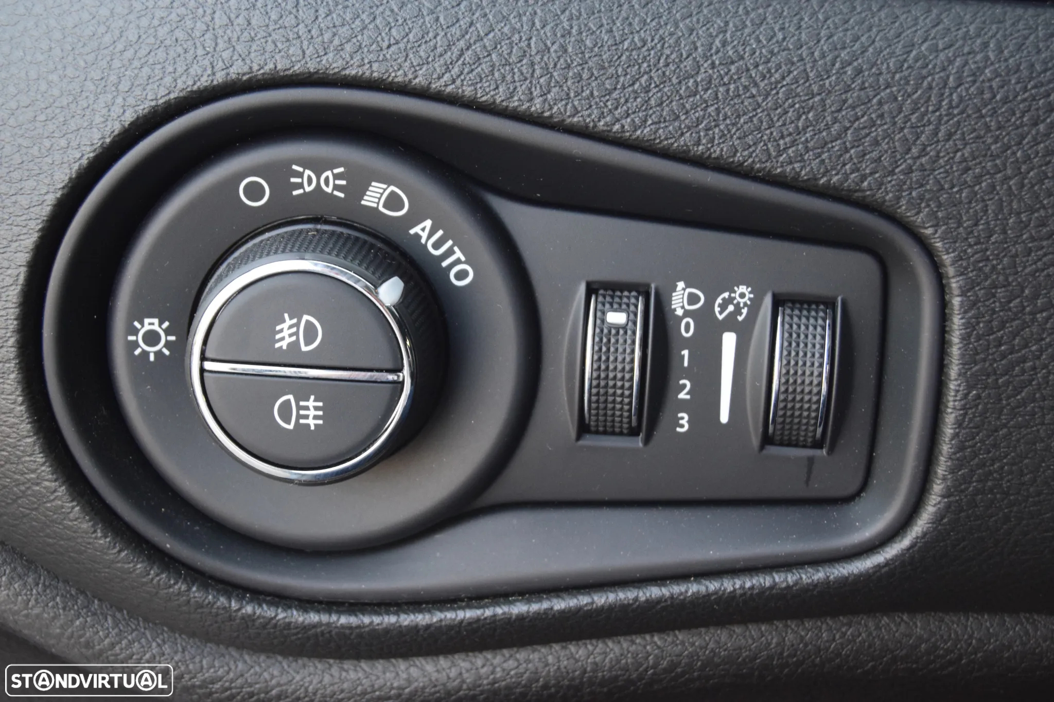 Jeep Renegade 1.5 TG e-Hybrid Limited DCT - 14