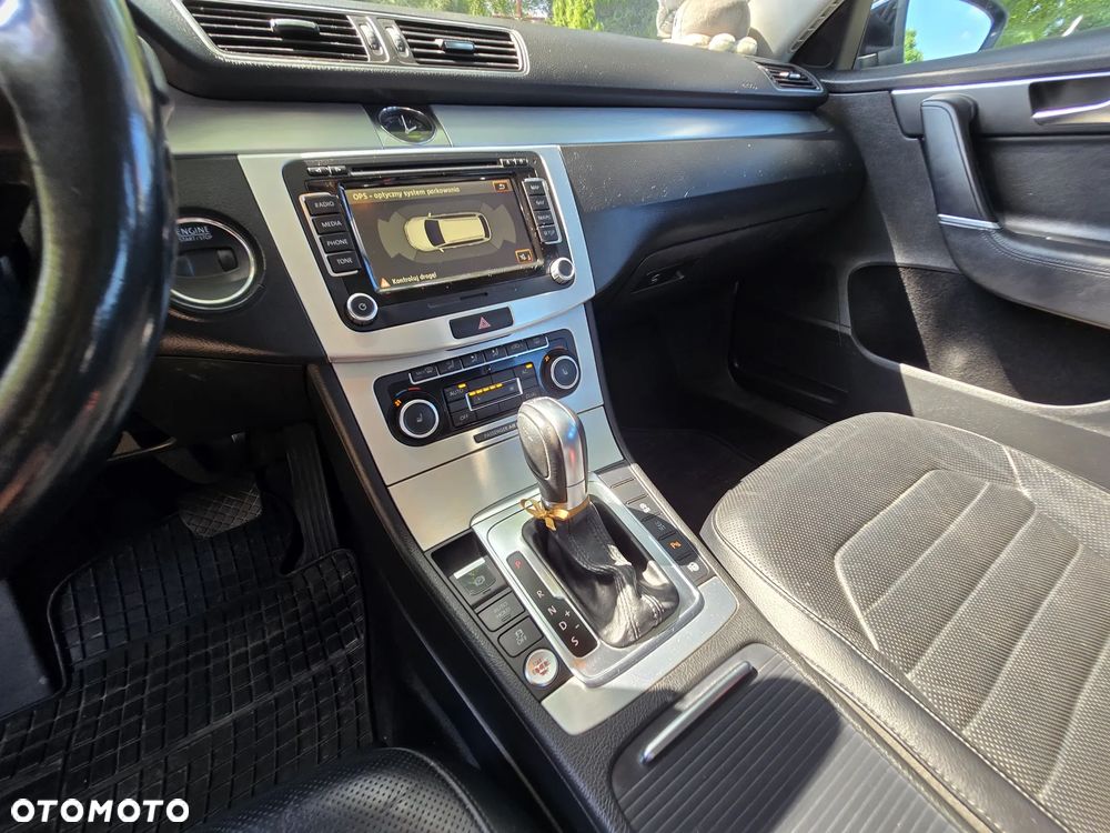 Volkswagen Passat Variant 2.0 Blue TDI DSG SCR Highline - 11