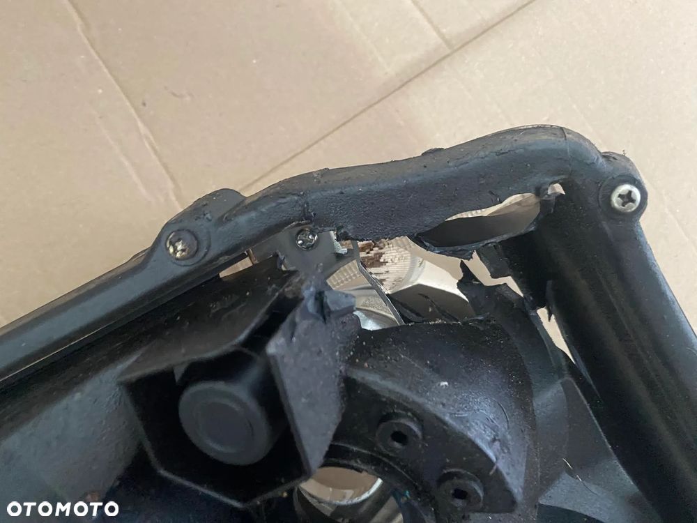 SUZUKI CELEIRO LAMPA PRAWY PRZOD LED - 4