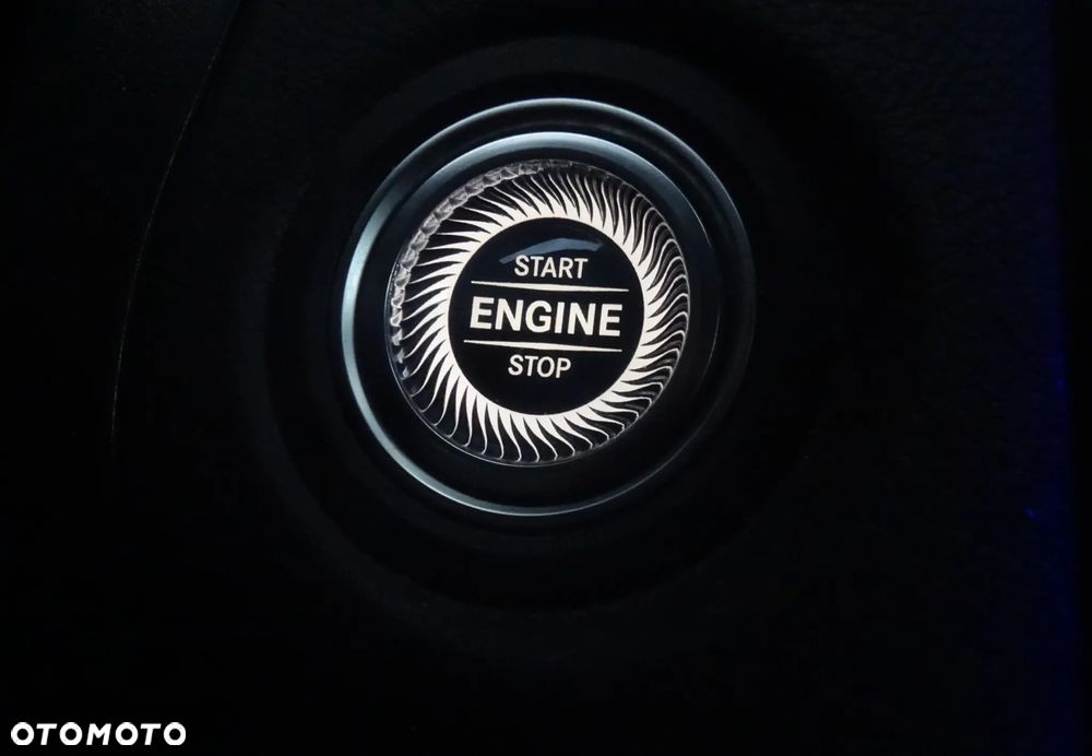 Mercedes-Benz GLC - 32