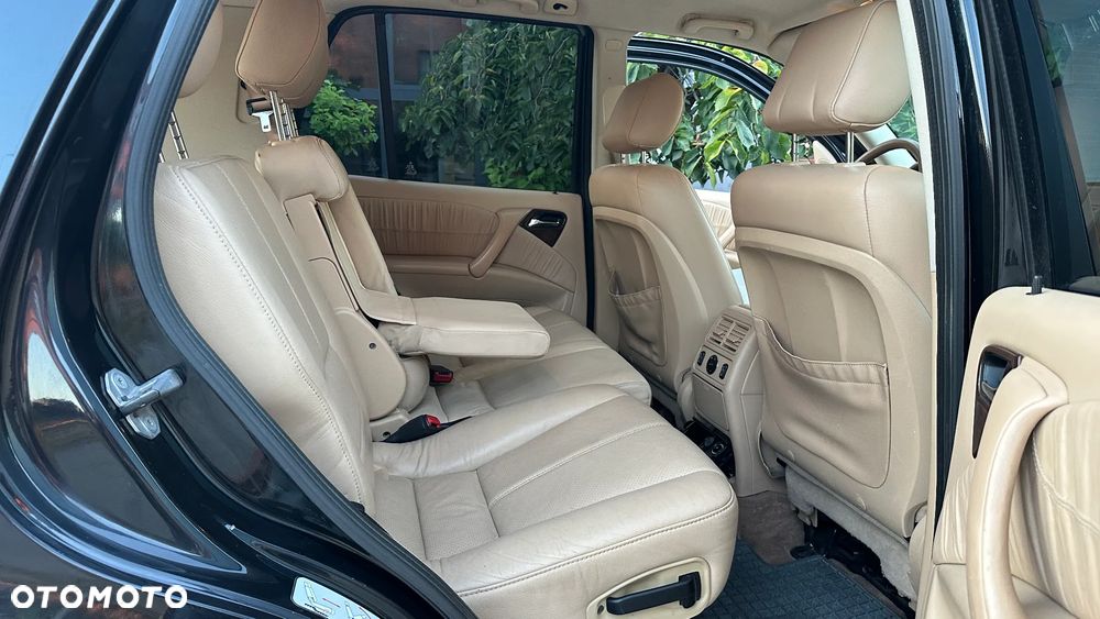 Mercedes-Benz ML - 12