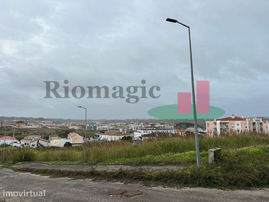 Lourinhã - Lote de Terreno para Construção Prédio de Habitação, Com... - Grande imagem: 3/5