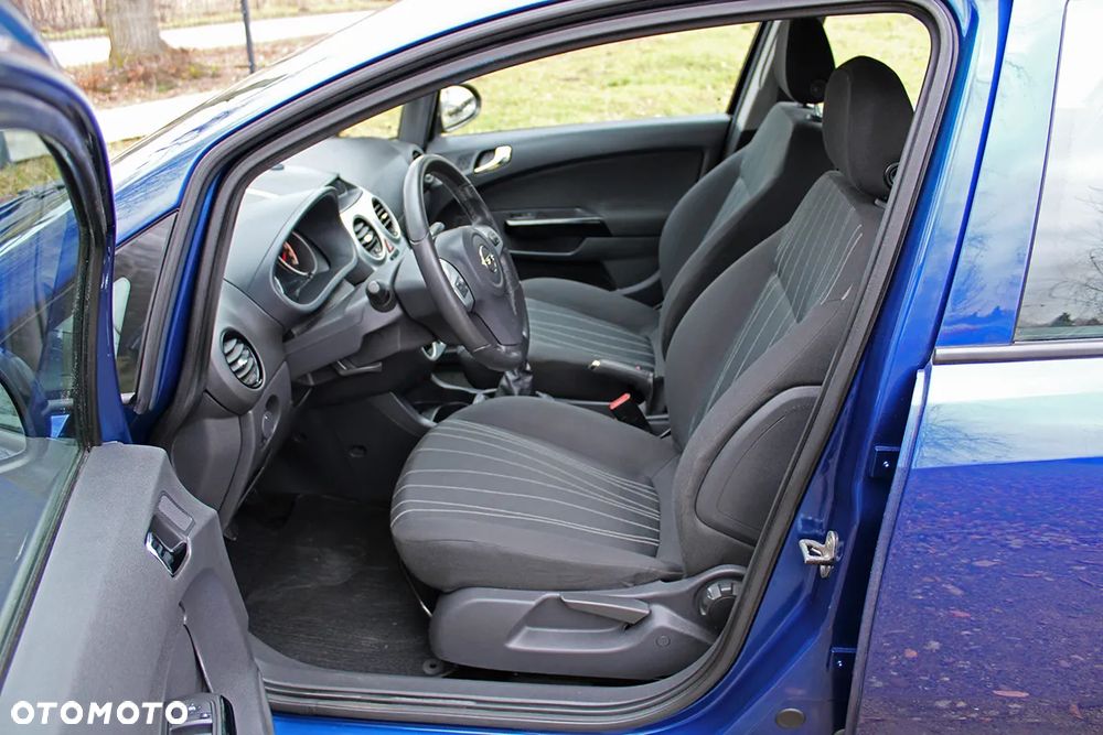 Opel Corsa 1.2 16V Innovation - 25