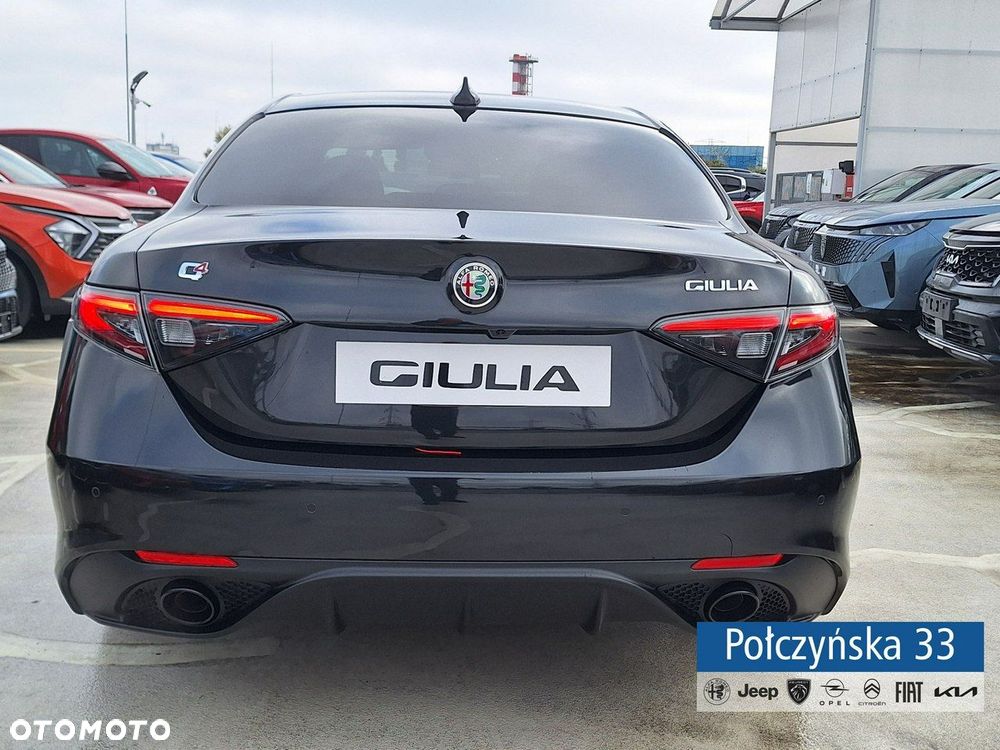 Alfa Romeo Giulia - 10