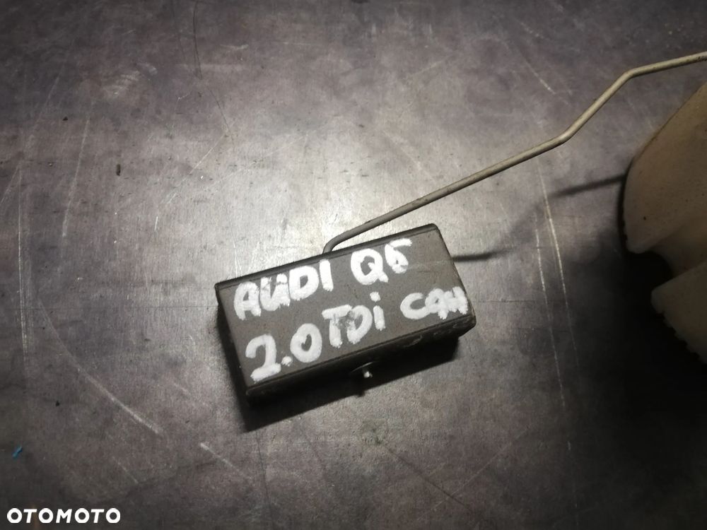POMPA PALIWA AUDI Q5 8R 8R0919050 - 3